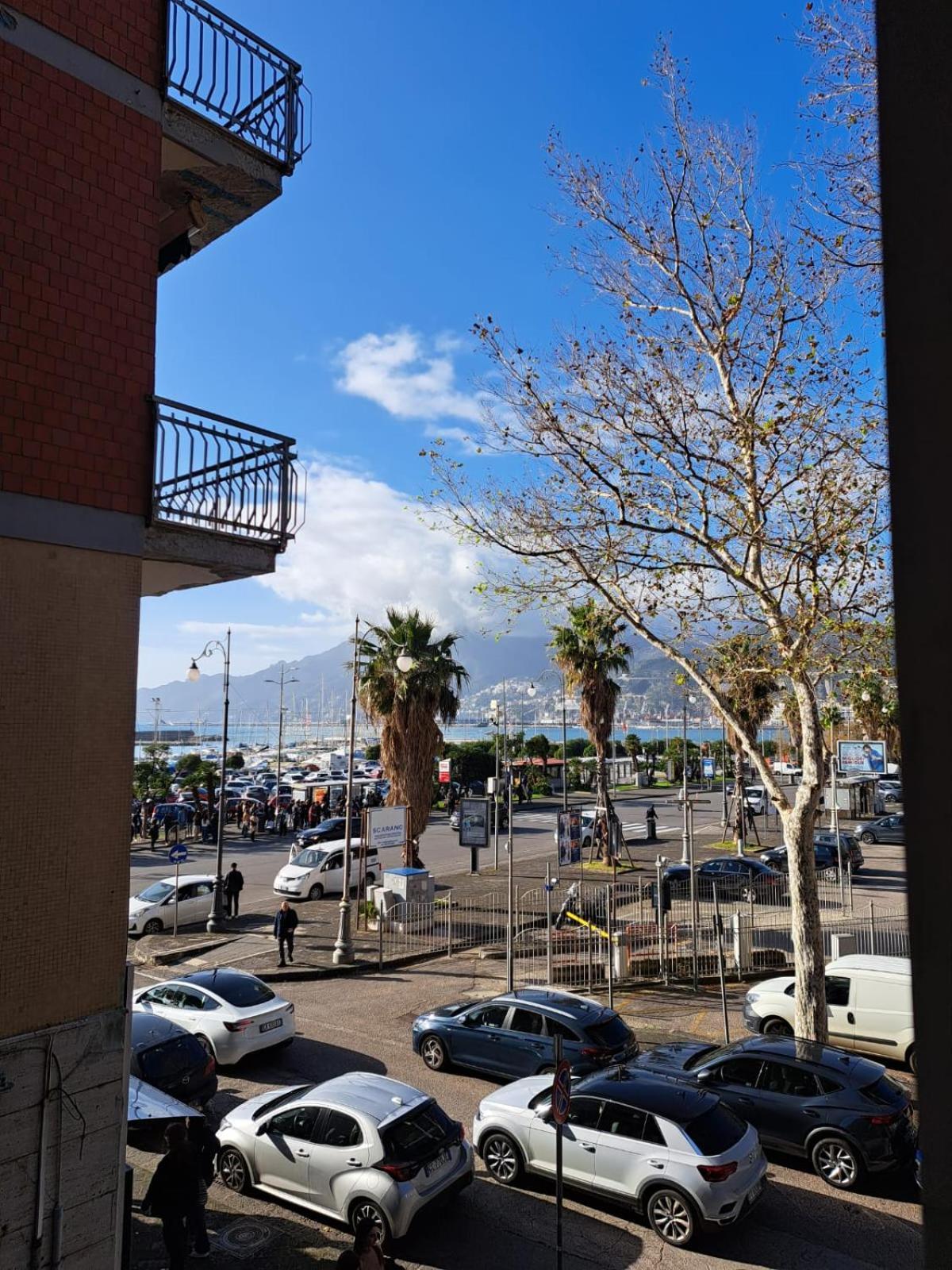 Affittacamere Central Concordia Salerno Exteriör bild